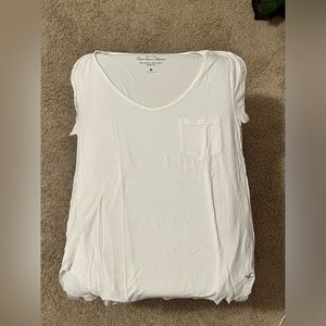 Hollister women’s white blouse excellent condition